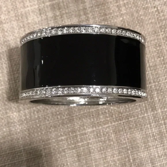 Cuff bracelet - Picture 1 of 4
